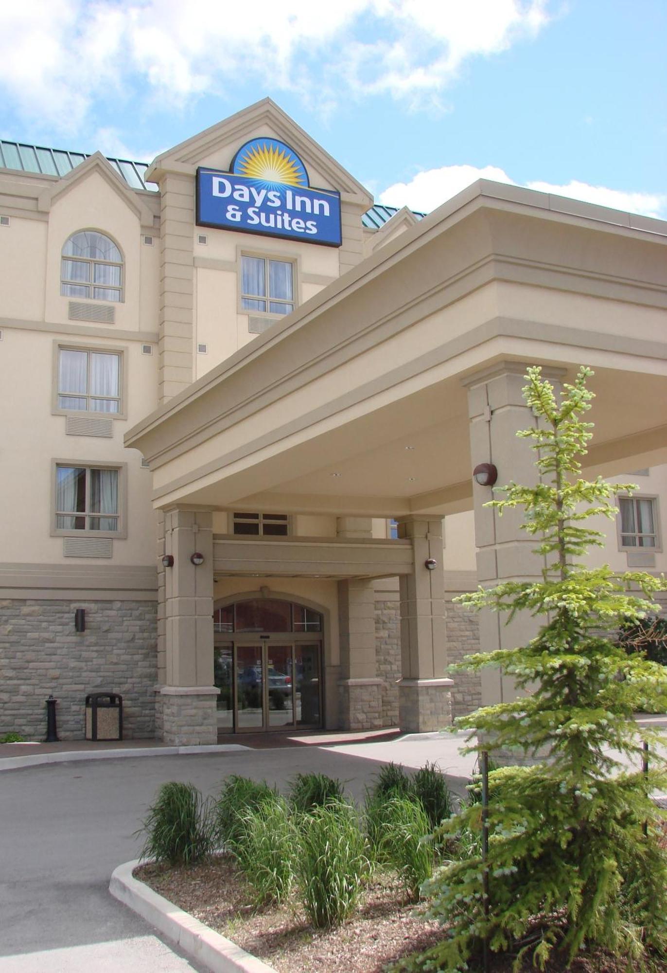 Days Inn & Suites By Wyndham Collingwood Exterior photo